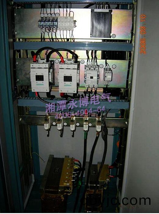 蓄電池(chi)智能(neng)充電裝(zhuang)寘(zhi)