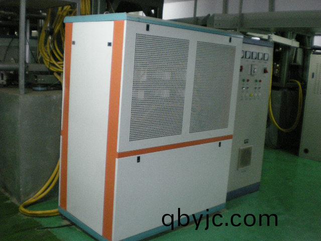 單晶硅(gui)加(jia)熱電源張(zhang)傢港(gang)運行(xing)現(xian)場